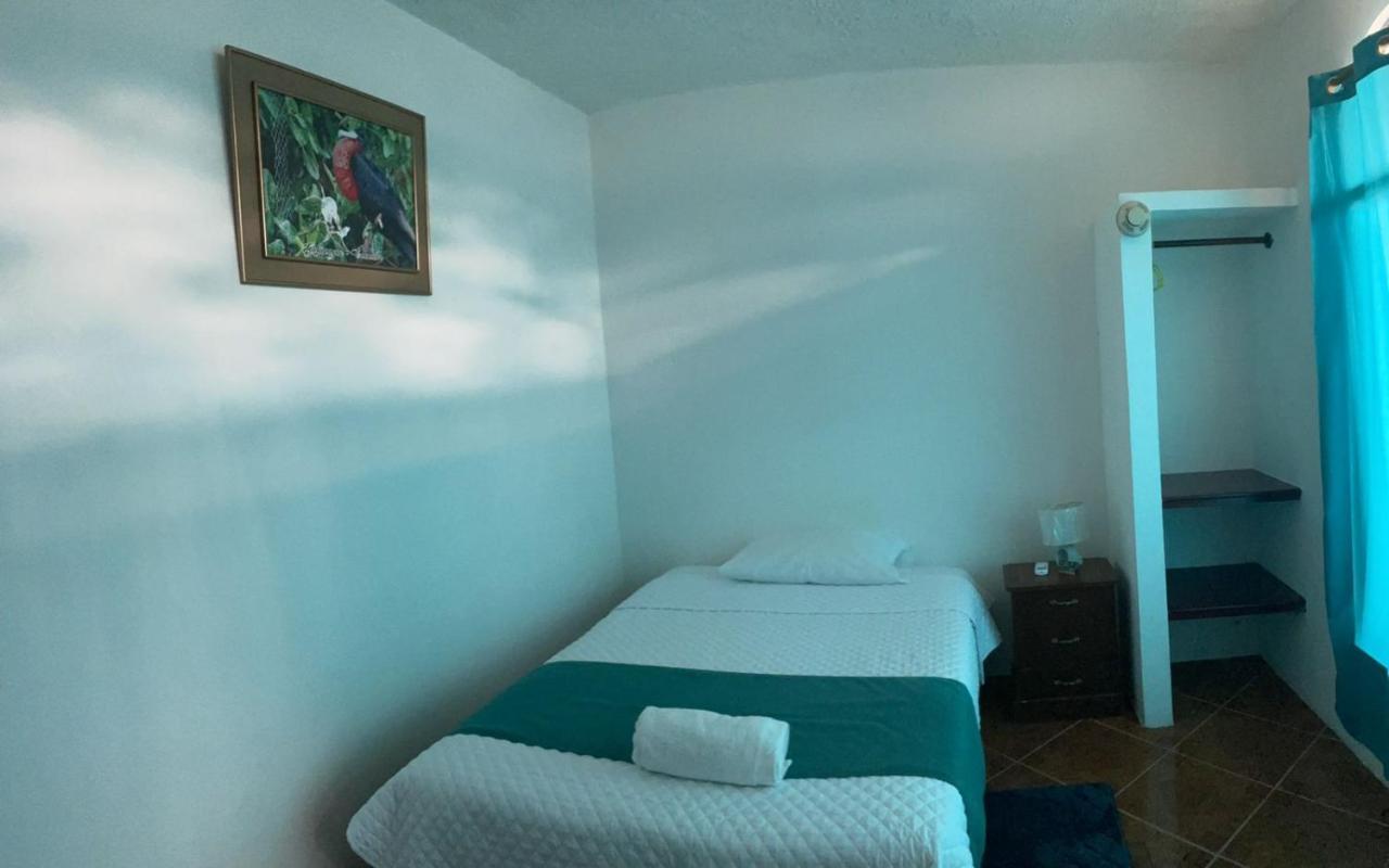 Hostal Muro De Las Lagrimas With High Speed Internet Starlink Puerto Villamil Esterno foto