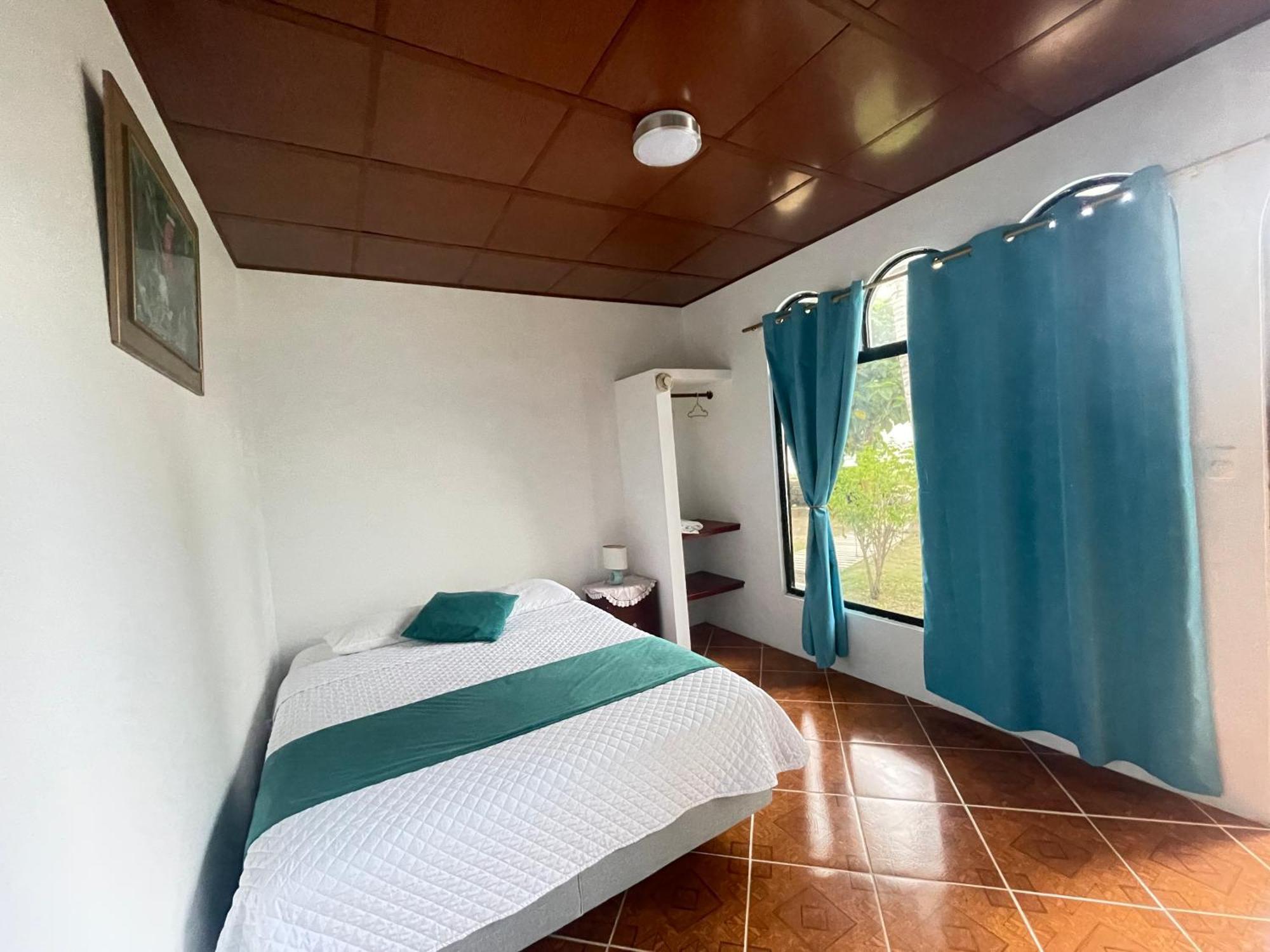 Hostal Muro De Las Lagrimas With High Speed Internet Starlink Puerto Villamil Esterno foto