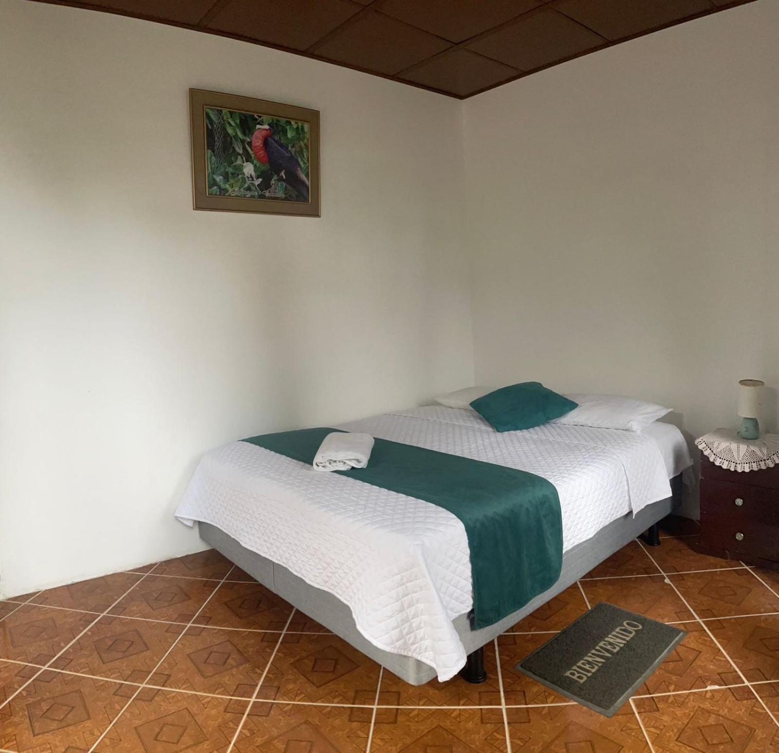 Hostal Muro De Las Lagrimas With High Speed Internet Starlink Puerto Villamil Esterno foto