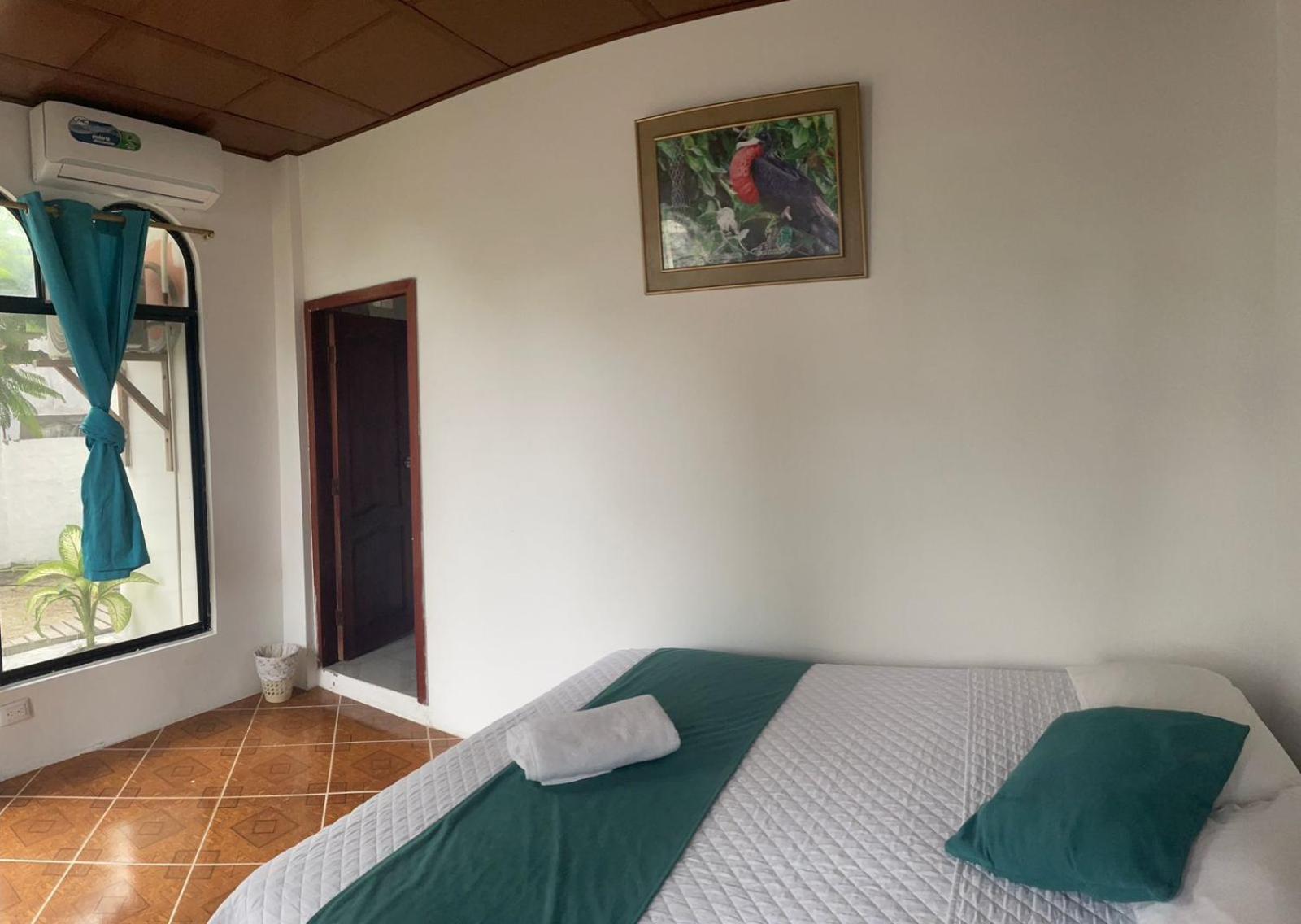 Hostal Muro De Las Lagrimas With High Speed Internet Starlink Puerto Villamil Esterno foto